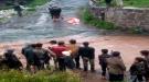 مواطنون يعثرون على جثمان امرأة مجهولة جرفتها السيول في ريف إب...