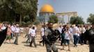 مئات المستوطنين يقتحمون المسجد الأقصى ويرفعون علم إسرائيل في ساحاته ...